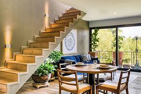 Chic PH Haven with rooftop By Tasman