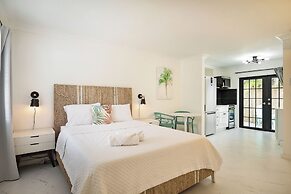 La Mer Suites