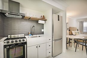 La Mer Suites