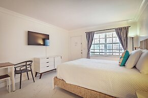 La Mer Suites