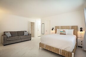 La Mer Suites