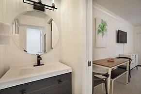 La Mer Suites