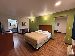 Relax Inn & Suites