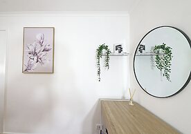Melbourne 4BRM Staycation Parkside