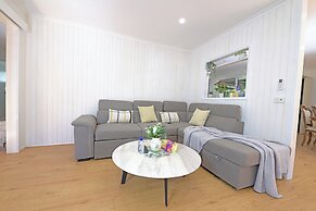 Melbourne 4BRM Staycation Parkside