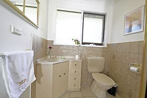 Melbourne 4BRM Staycation Parkside