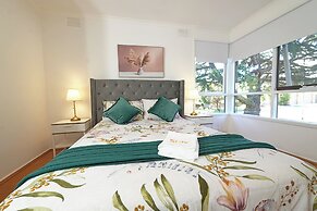 Melbourne 4BRM Staycation Parkside