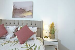 Melbourne 4BRM Staycation Parkside