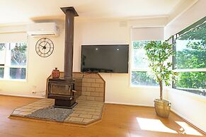 Melbourne 4BRM Staycation Parkside