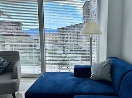 White Luxury Apartment