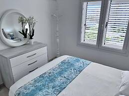 White Luxury Apartment