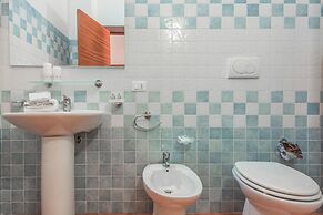 Relaxing Cristal Blu Studio Sleeps 3 Num1486