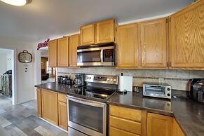 Inviting Missouri River Vacation Rental: 2 Mi Away