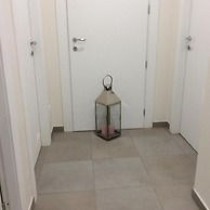 Room in Apartment - Small Charming Suites