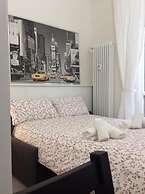 Room in Apartment - Small Charming Suites