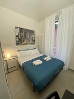 Room in Apartment - Small Charming Suites
