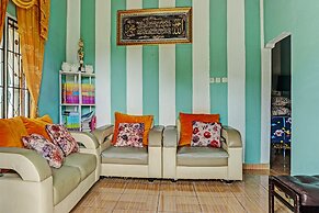 SPOT ON 92169 Homestay Zahra Syariah