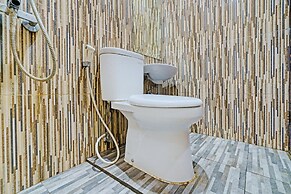 OYO 92556 JKK Sweet Room