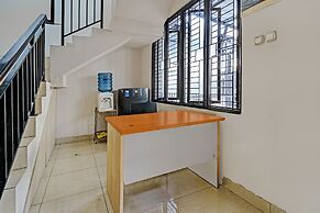 OYO 92556 JKK Sweet Room