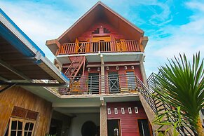 OYO 92558 Bale Datu Homestay Near Lapangan Bulutangkis By'u Badminton