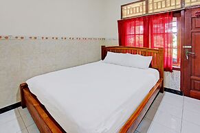 OYO 92560 Astri Homestay
