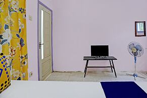 SPOT ON 92564 Kemangi Asri Kost