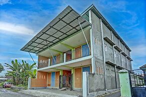 SPOT ON 92564 Kemangi Asri Kost