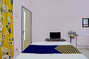 SPOT ON 92564 Kemangi Asri Kost