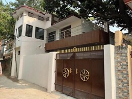Goroomgo Banaras Residency Varanasi