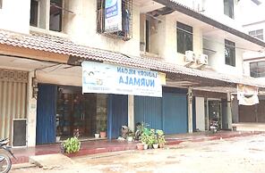 SPOT ON 92569 Anto Homestay SyariahNearPelabuhan Feri Harbor Bay