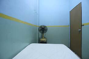 SPOT ON 92569 Anto Homestay SyariahNearPelabuhan Feri Harbor Bay