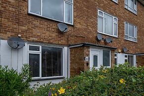 Bourne Court Attractive 1 bdrm Apartment