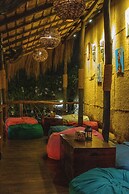 Unwind Restaurant & Hostel