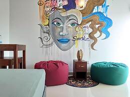 Unwind Restaurant & Hostel