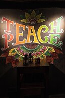 Unwind Restaurant & Hostel