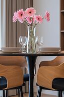 Powstańców Warszawskich Lux by Renters