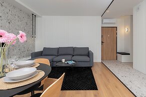 Powstańców Warszawskich Lux by Renters
