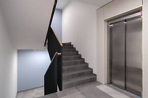 Powstańców Warszawskich Lux by Renters