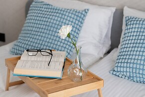 Powstańców Warszawskich Lux by Renters