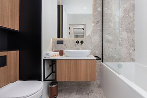 Powstańców Warszawskich Lux by Renters