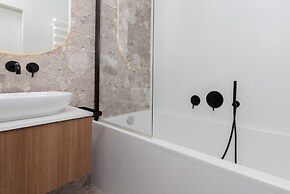 Powstańców Warszawskich Lux by Renters