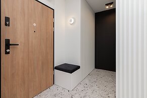 Powstańców Warszawskich Lux by Renters