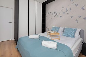 Powstańców Warszawskich Lux by Renters