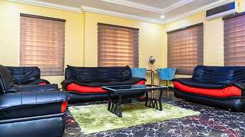 Impeccable 2-bed Apartment in Accra