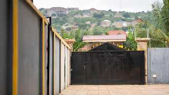 Impeccable 2-bed Apartment in Accra