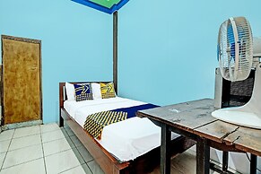 SPOT ON 91916 Joglo Doyong Homestay Syariah