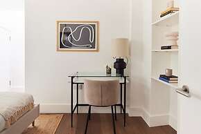 The Ravenscourt Park Escape - Bright 2bdr Flat