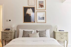 The Ravenscourt Park Escape - Bright 2bdr Flat