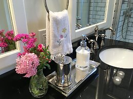 Sawyer's Creek Bed and Breakfast