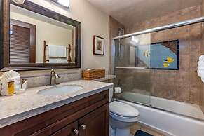 Menehune Shores #209 2 Bedroom Condo by RedAwning